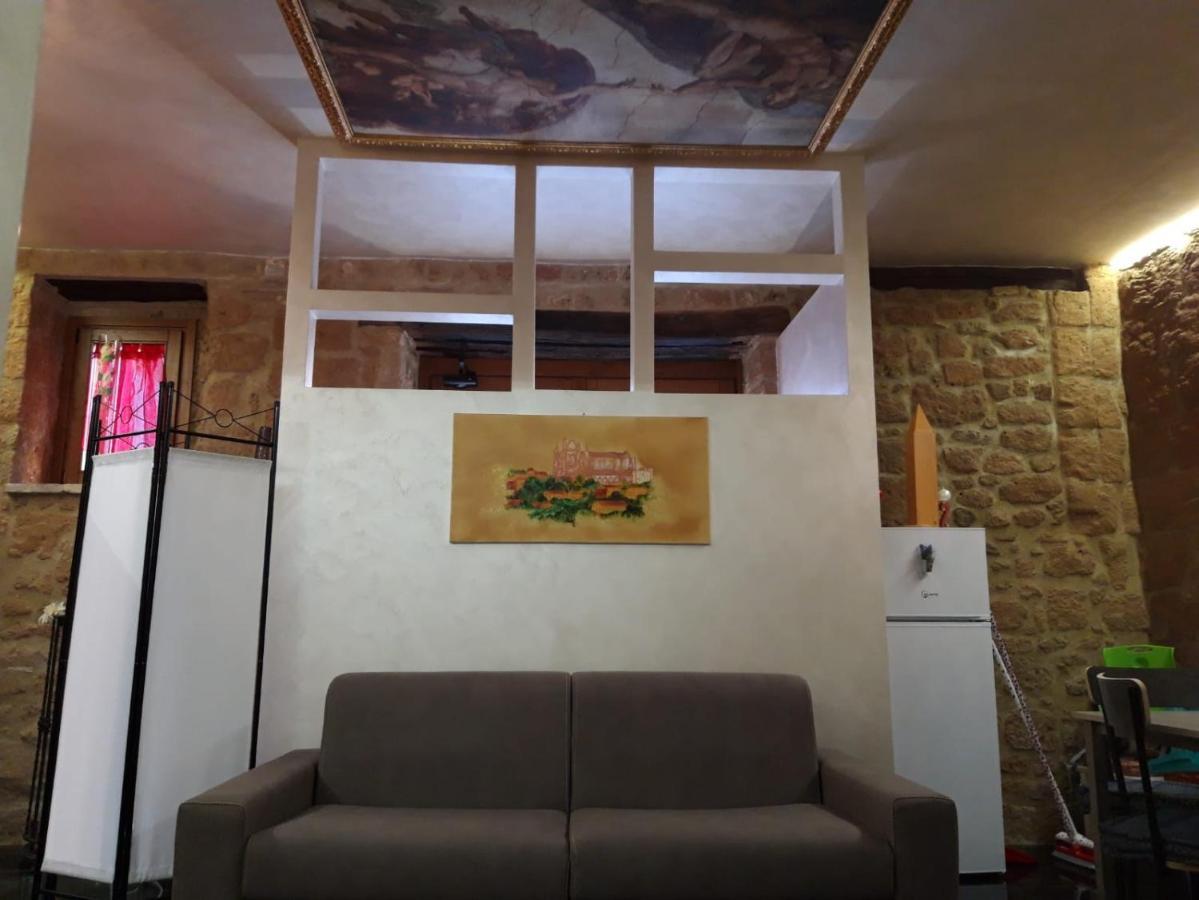 Orvieto Inn.... Mary Exterior photo